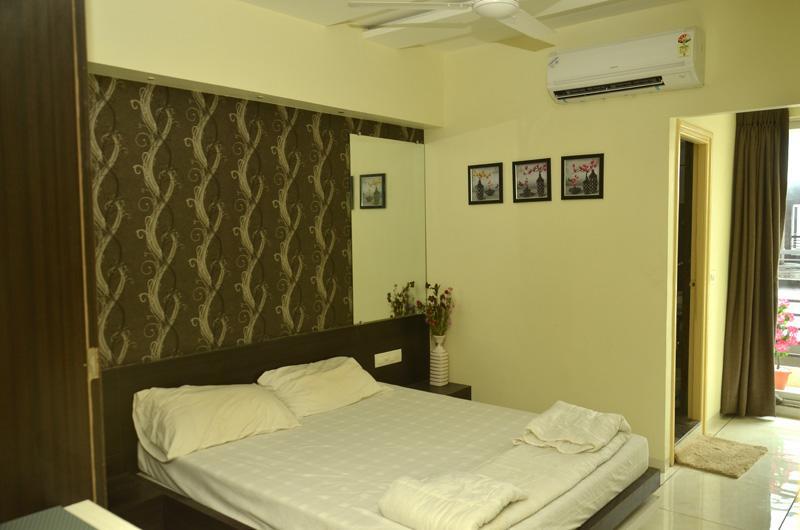 Hotel The Grand Parshwanath Sankeshvar Екстериор снимка