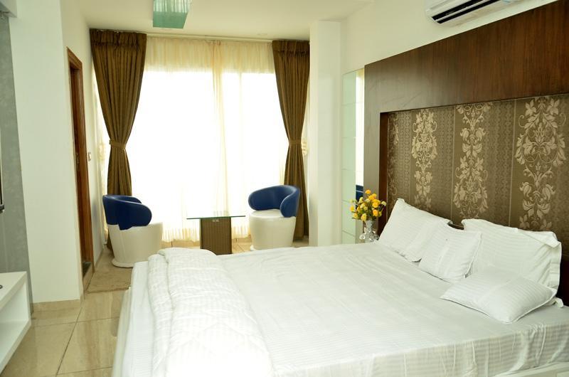 Hotel The Grand Parshwanath Sankeshvar Екстериор снимка